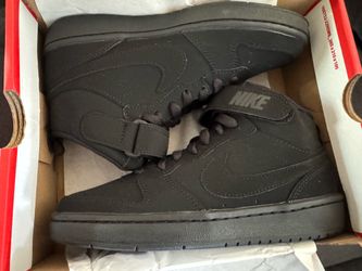 Brand New Nike Court Borough Mid 2 Triple Black Size 4Y