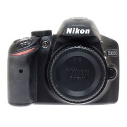 Used D3200