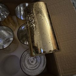 6 Gold Vases 