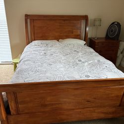 Dania Solid Cherry Wood Queen Bedroom Set