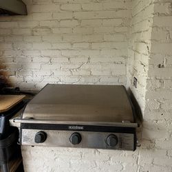 Blackstone 28'' Premium Built In Griddle w/hood Natural Gas
