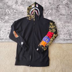 A BATHING APE OG Bathing Ape Black Camo Shark Hoodie