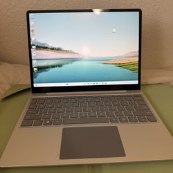 Microsoft Surface Laptop Go 1943 12.4" Touch Laptop Core i5-1035G1 4GB 58GB