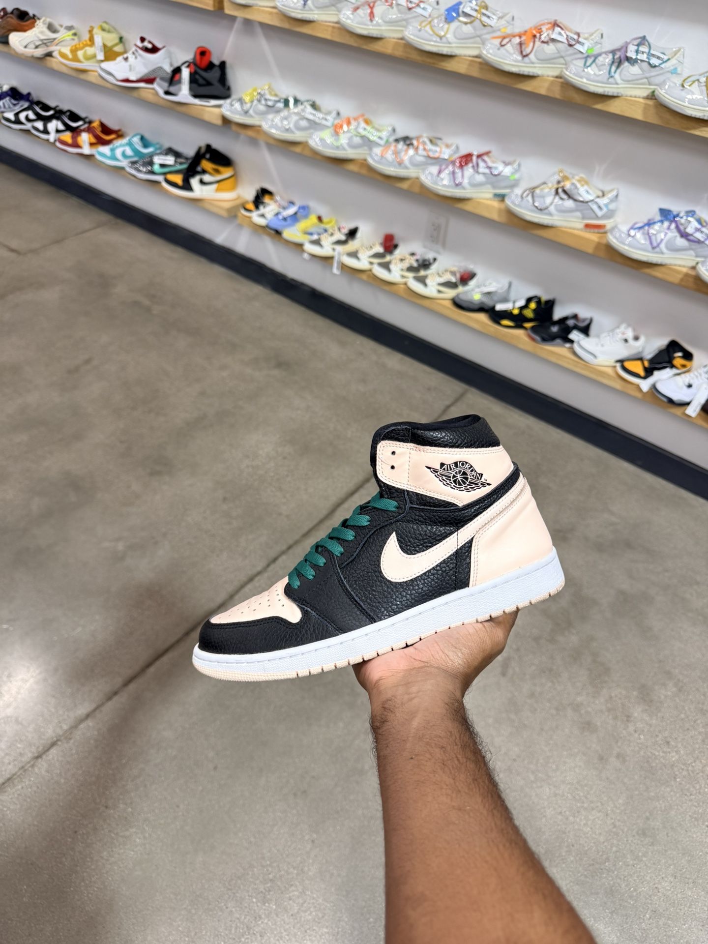 Pre-loved Air Jordan 1 Crimson Sz 11