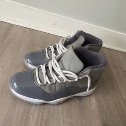 Jordan 11 Cool Grey  Size 9.5 