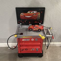 Lightning McQueen tool shop