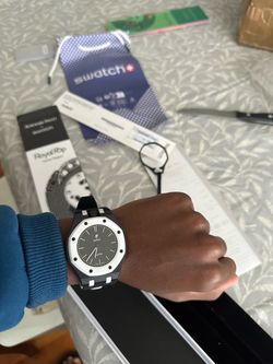 Royal Pop Ocho Negro AP x Swatch Pendant + Wrist Buddys Case