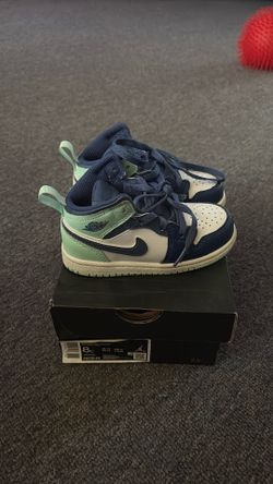 Jordan 1 Mid