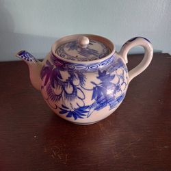 1920s Chinese Tea Pot