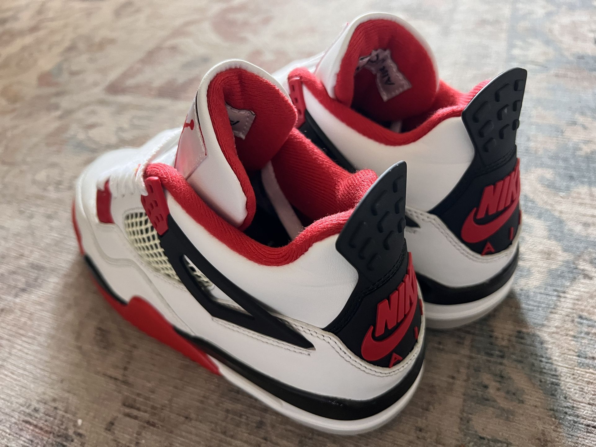 Jordan 4 Retro OG Fire Red (2020) GS Size 5Y/6.5W