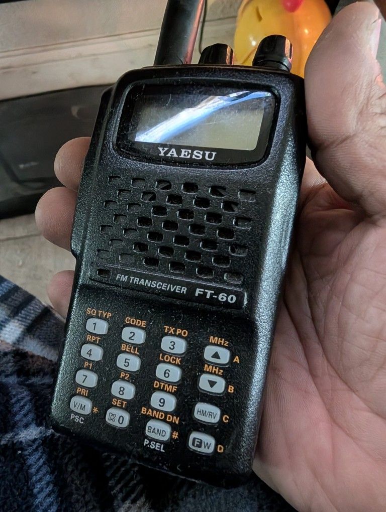 Yaesu Ft-60