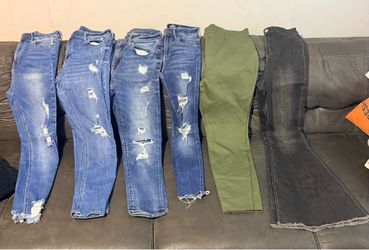 Se venden 14 jeans de mujer usados en buenas condiciones y diferentes tallas y diferentes marcas