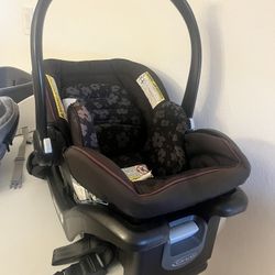 Graco Baby Car Seat and Base