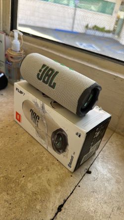 JBL Flip 7 Sand Portable Bluetooth Speaker