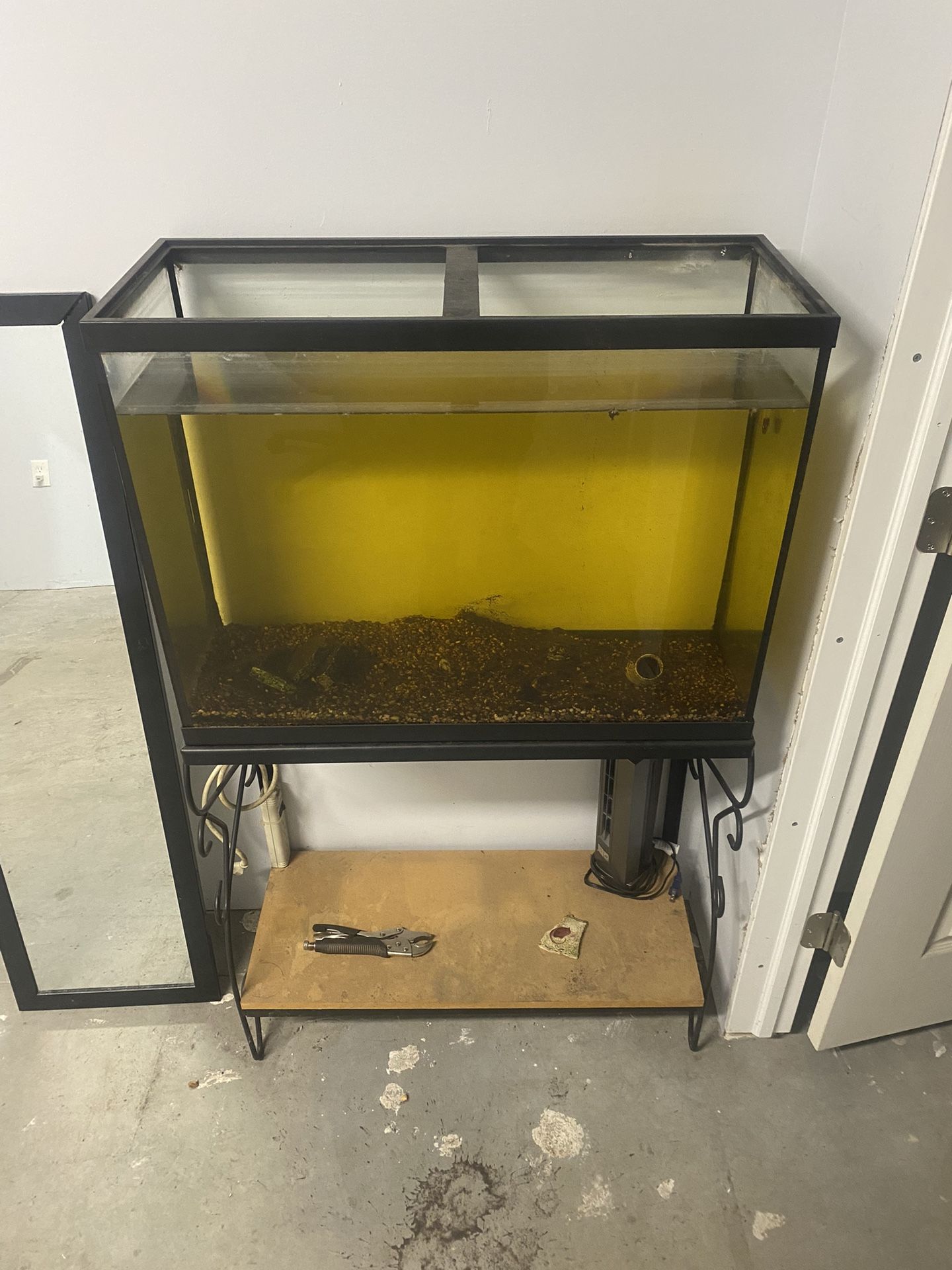 40 Gallon Fish Take With Metal Stand