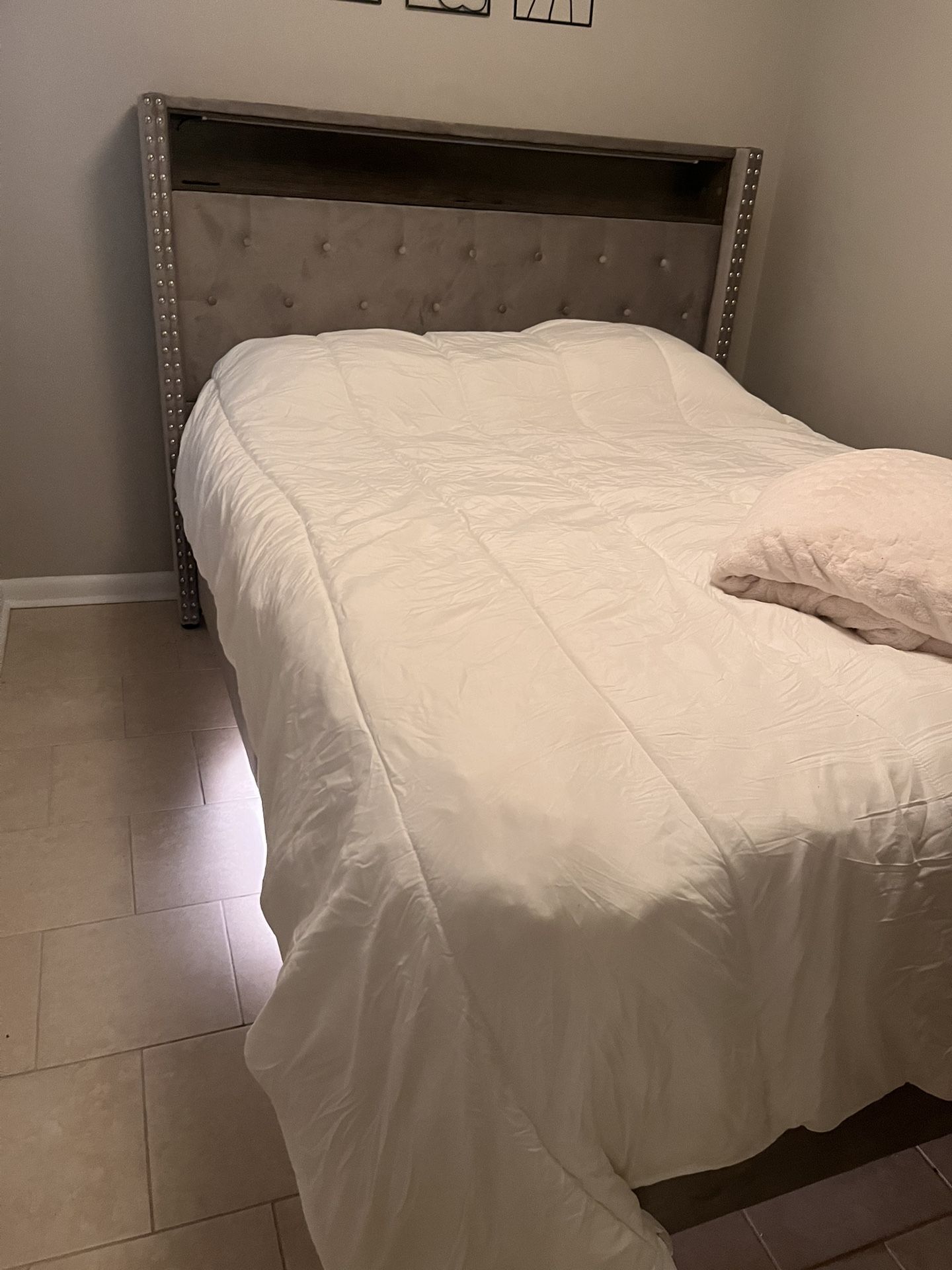 Queen Bed With Mattress
