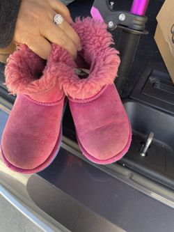 Ugg Kids  Size 9
