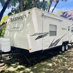 2008 FOREST RIVER ROCKWOOD 26’ RV