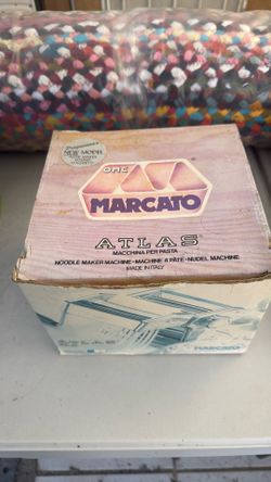 Pasta maker machine