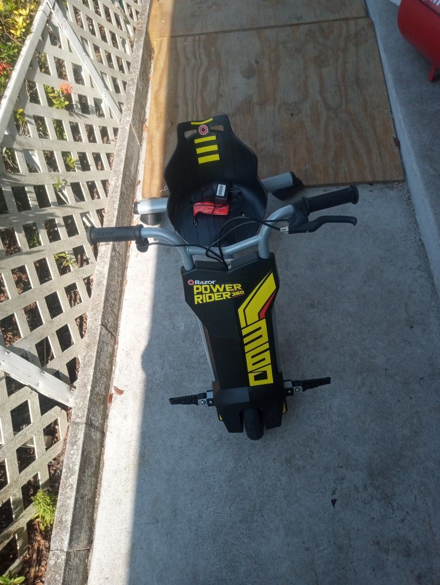 Razor Power Rider360'