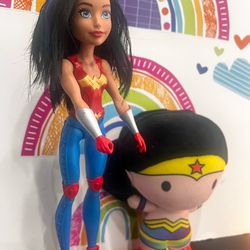 DC COMICS WONDER WIMAN ACTION FUGURE WITH  8 INCH SOFT PLUSH
