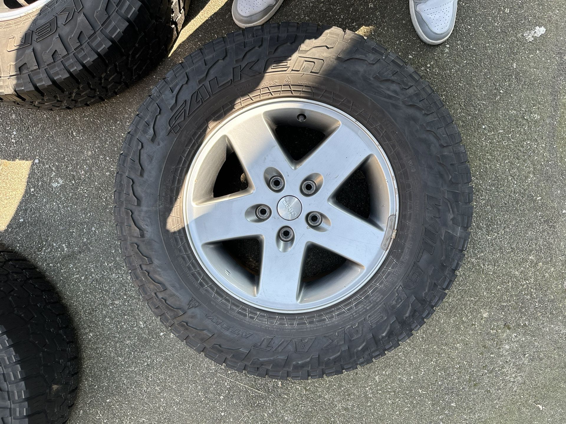 Falken 265/70R17