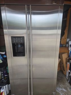 Refrigerator Monogram General Electric 36'