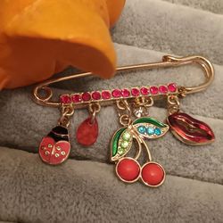 Beautiful Unique Classic Enamel Jewelry Dangle Brooch Safety Pin
