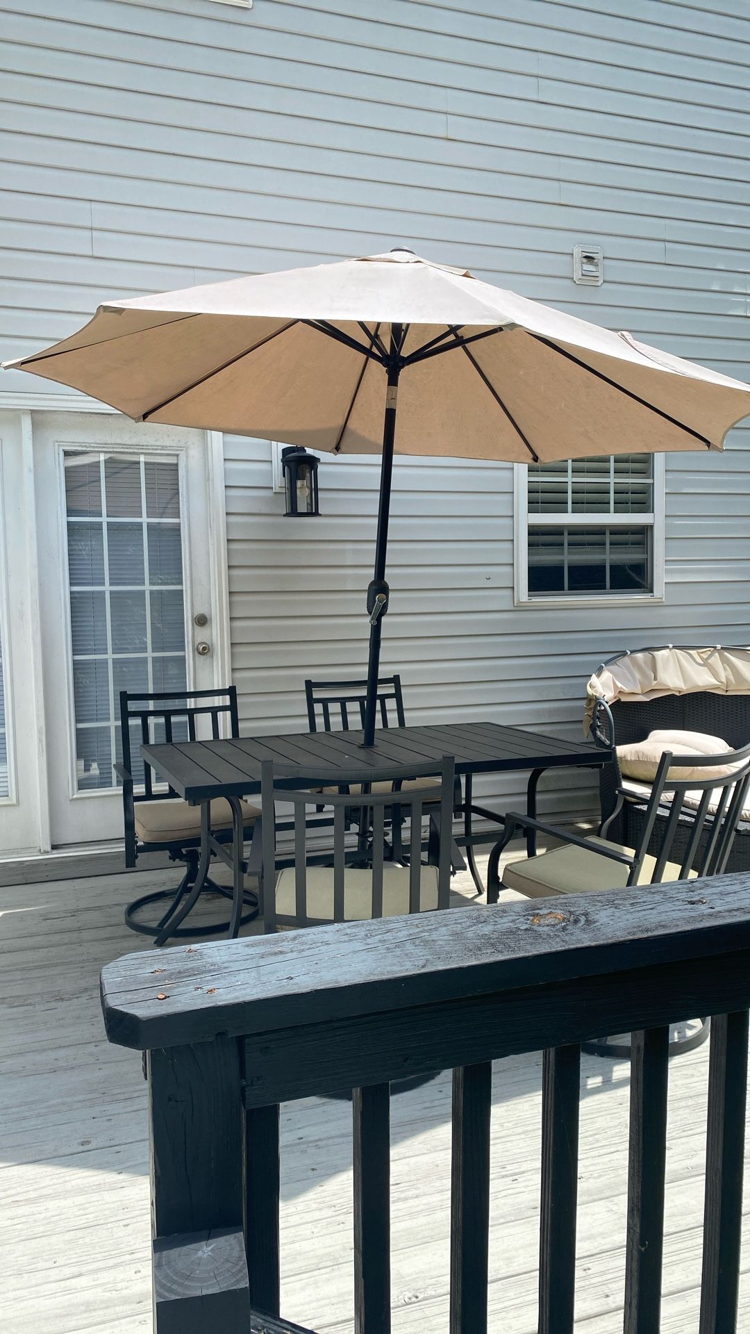 Outdoor Patio/Pool Set – 4 Chairs + Shaded Table – $250 Upgrade your backyard just in time for summer! Selling a gently used 4-chair outdoor patio se