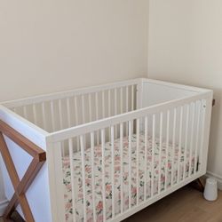 Baby Crib/Bed