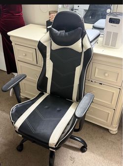 Gaming chair