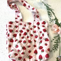 New Strawberry Quilted Tote Bag Handmade Bag Lined Padded Strawberries Fabric 14 X 13 X 4 inches