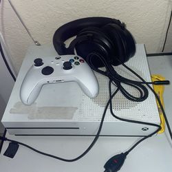 Xbox With Controller And Working Headset