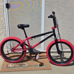 Elite BMX Stealth 20" Freestyle Bike - Black/Pink Fade