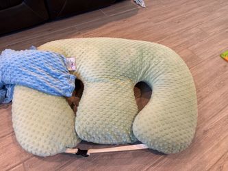 Twin Z pillow