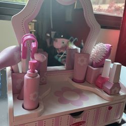 Wooden Beauty Salon Play Set