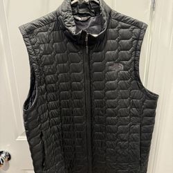The North Face Thermoball Vest (Black, Size Large)