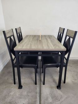 Table 4 Chairs Excellent condition