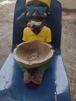 Rasta statue porcelain