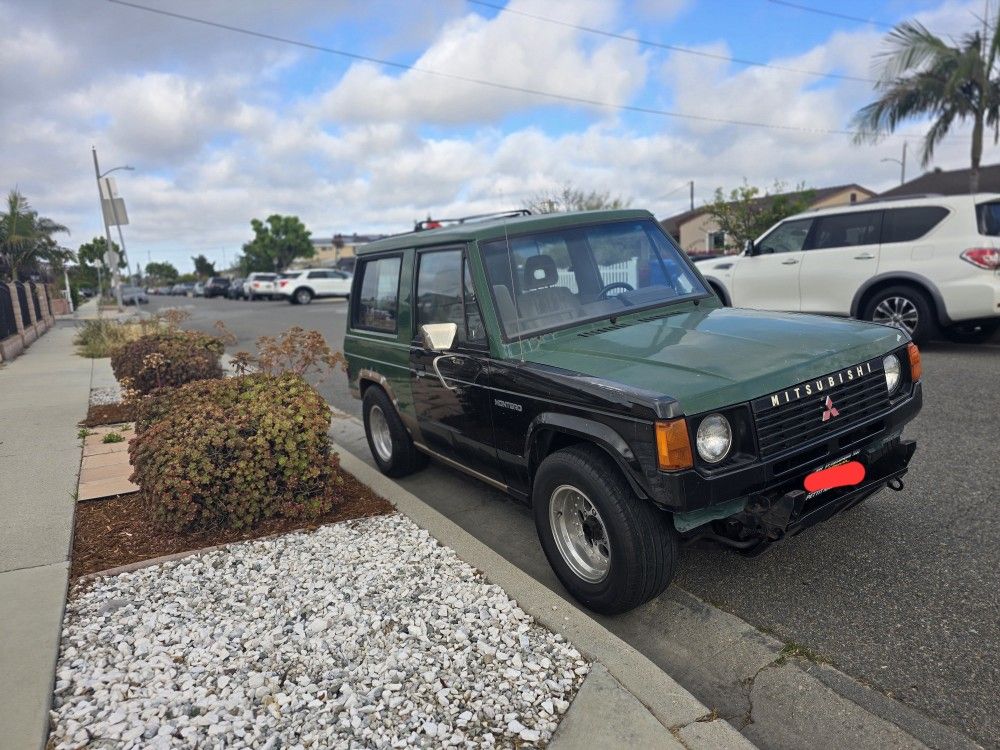 1986 Mitsubishi Montero