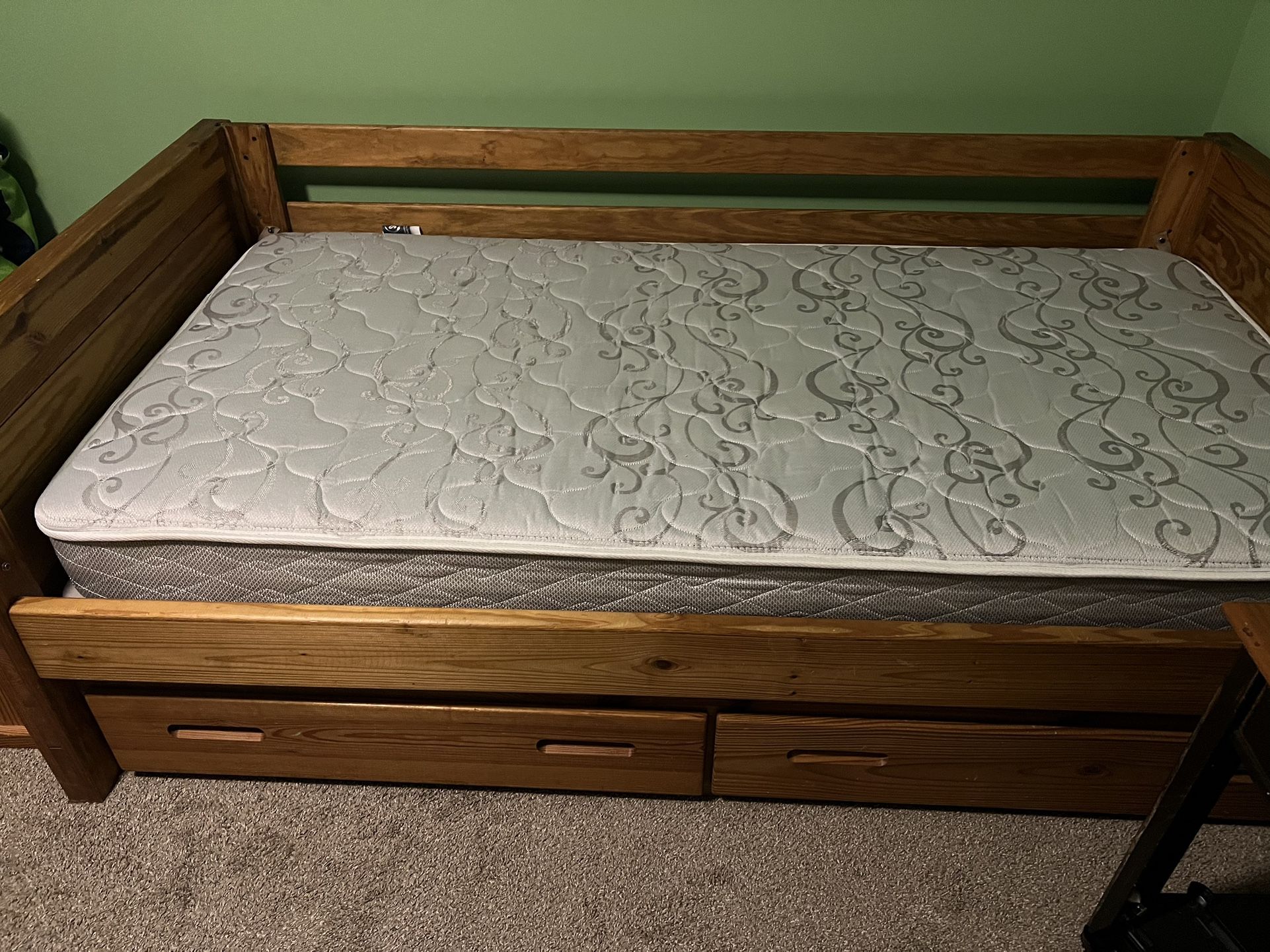 Solid Oak Twin Bed w/storage drawers