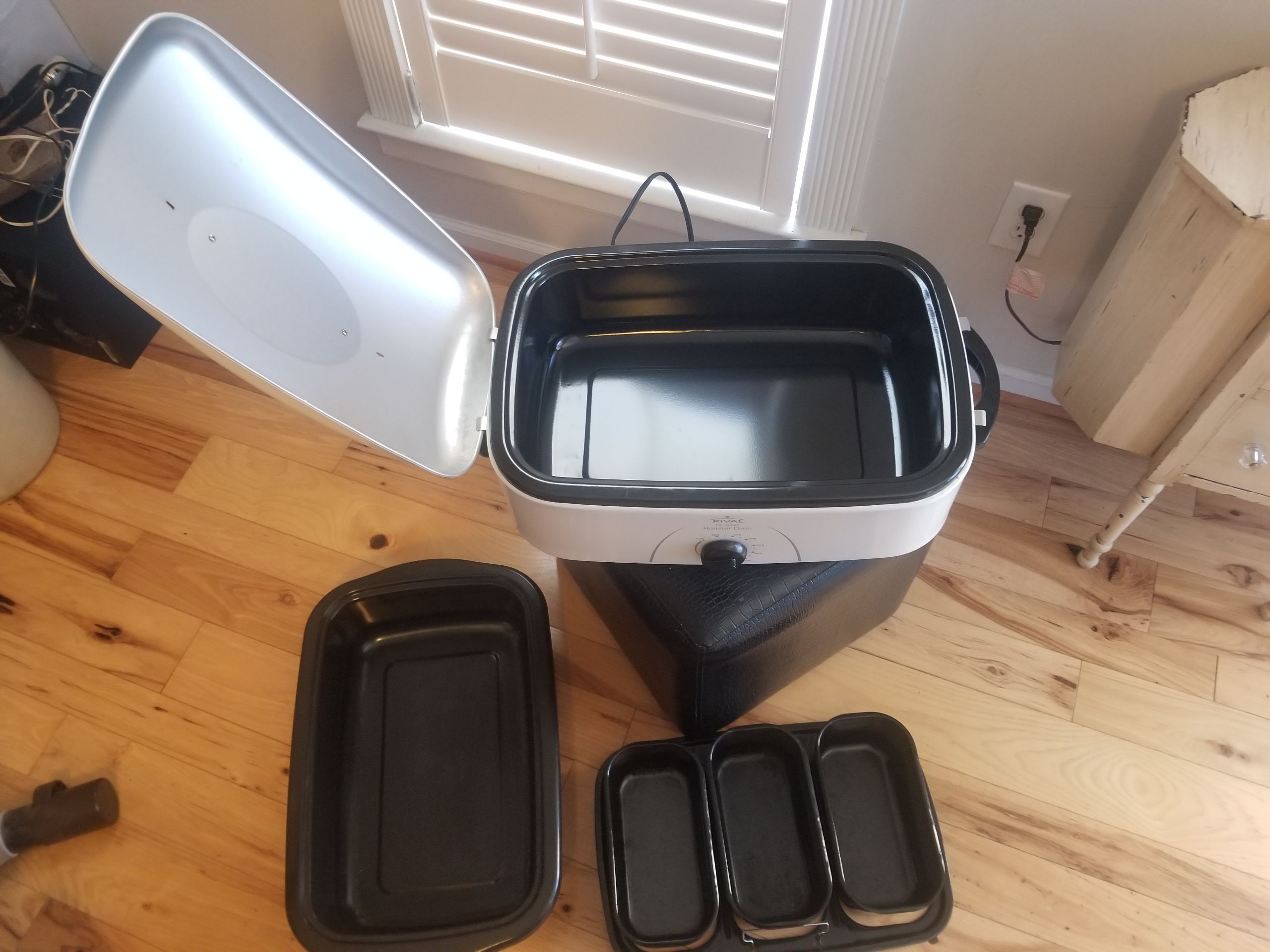 Rival 3-way Buffet Server/16 Qt. Roaster Oven/Cooker