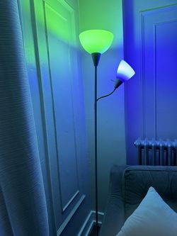 Lamp That Changes 5-7 Different Colors With A Remote 