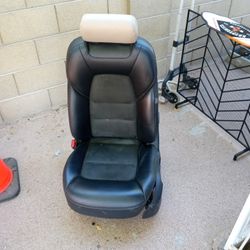 (1)   PREMIUM  CAR  SEAT