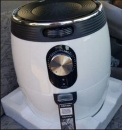 2.7 L Airfryer. Brand New . Sealed