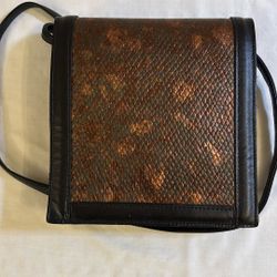 Beautiful Vintage Roberto Vascon Leather Crossbody Handbag