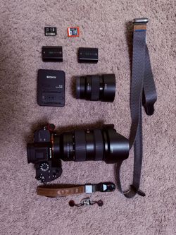 Sony A7R3 Full Frame Mirrorless Camera Bundle