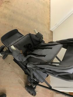 Joovy double stroller missing cup holder as is