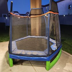 Free trampoline