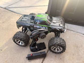 Traxxas Revo 3.3 Nitro 4x4 RC Car